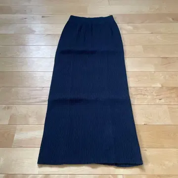이에나 네이비 리브 타이트 스커트