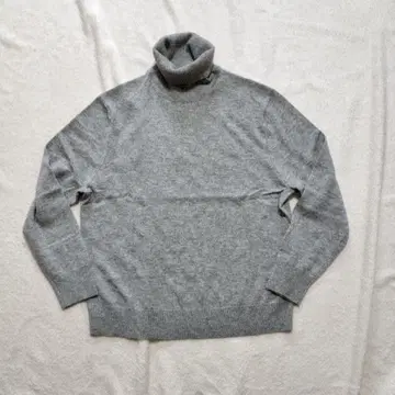 새상품급 유니클로 캐시미어 100% 터틀넥 그레이 XL