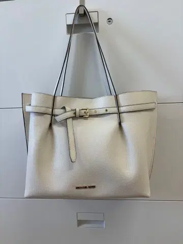 가격 인하 MICHAEL KORS 화이트 토트백