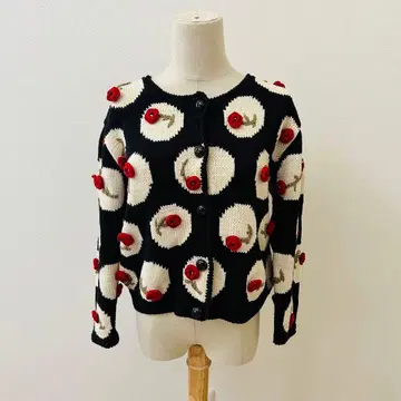 핑크하우스 꽃 모티브 니트 가디건 블랙 카네코 이사오