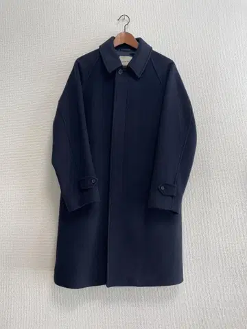 SENTDALE UNITEDARROWS 스텐카라 코트 시착만 했습니다.