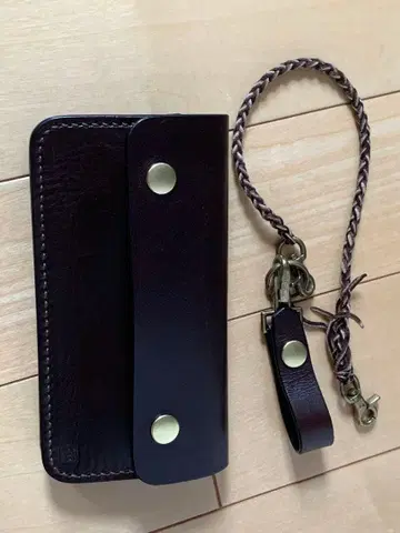 블랙 깃털(CROW) 장인 미들 지갑 로프 포함