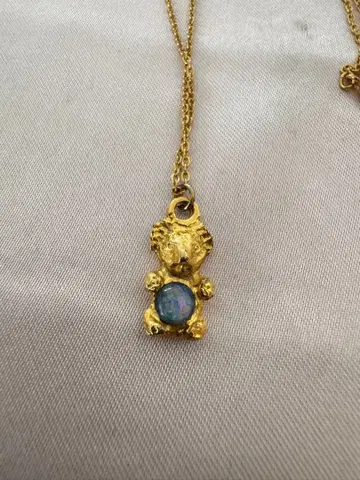 곰 모양 오팔 목걸이