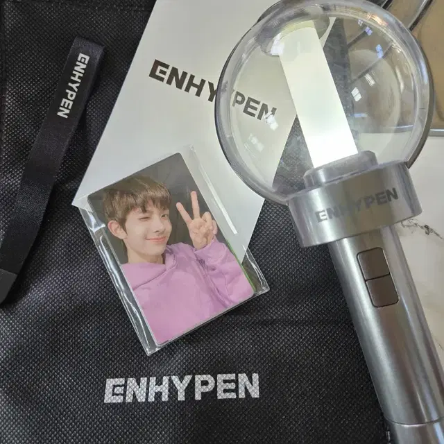 새상품) 엔하이픈 1버젼 응원봉 + 포카 세트 판매합니다