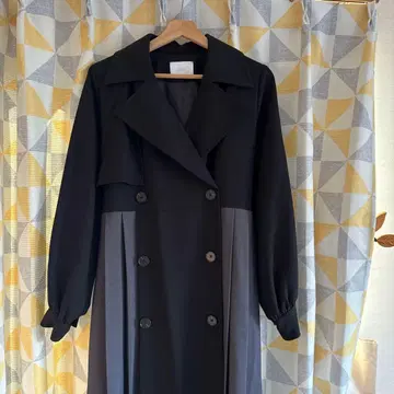 [ HARE ] 절개 플리츠 트렌치코트 블랙 x 그레이 완판템 새상품급