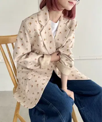 꽃무늬 테일러드 자켓 베이지