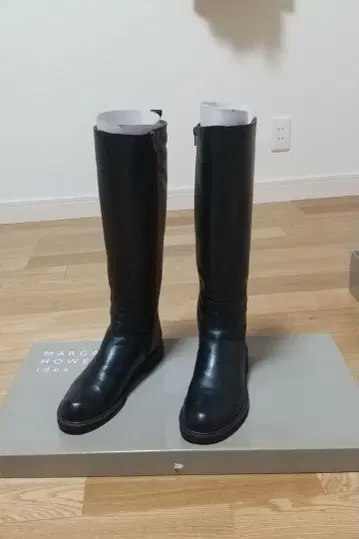 MARGARET HOWELL 블랙 롱 부츠
