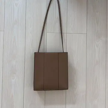브라운 숄더백 스퀘어형