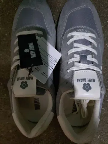 MARY QUANT 그레이 스니커즈