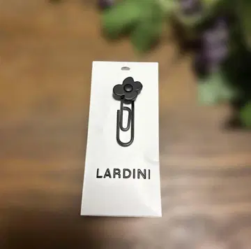 새상품 [ 라르디니 ] NEW 디자인 클립형 부토니에르