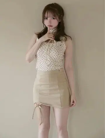 [ 새상품급 ] ANDMARY 타이트 스커트 베이지