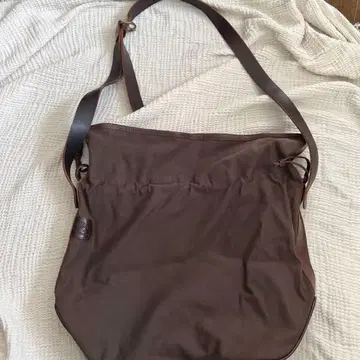 브라운 캔버스 숄더백