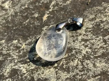 야마나시산 수정 펜던트