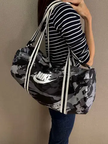 Nike 카모 패턴 보스턴 백