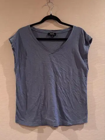 A.P.C. 그레이 V넥 슬리브리스 셔츠 M 사이즈
