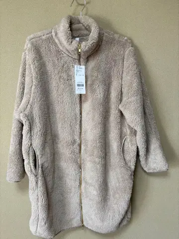 베이지 플리스 자켓 보아 소재