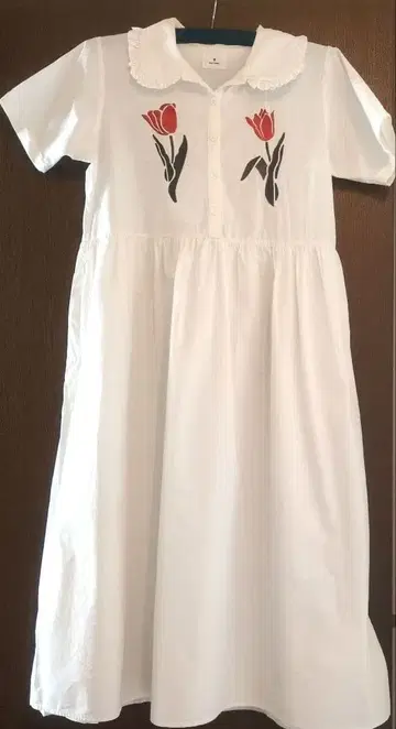 merryJenny 튤립 자수 프릴 옷깃 화이트 원피스