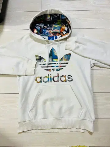 adidas 그래픽 후드티 화이트