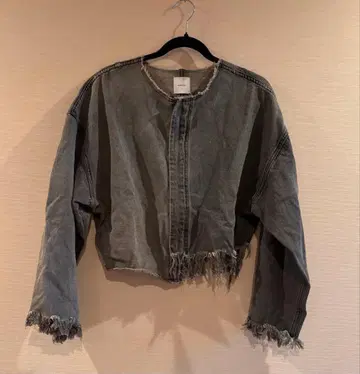 AMERI 그레이 프린지 크롭 자켓