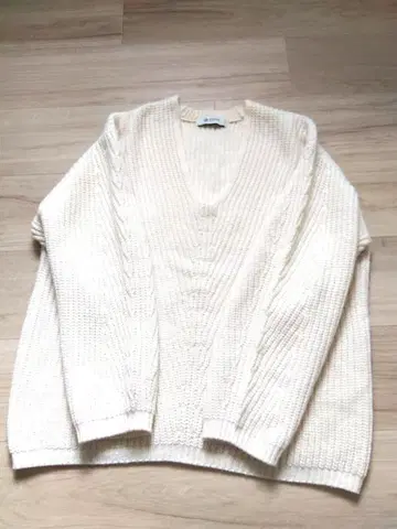 [ 나노 유니버스 ] V넥 긴팔 니트 스웨터 울 아이보리 화이트