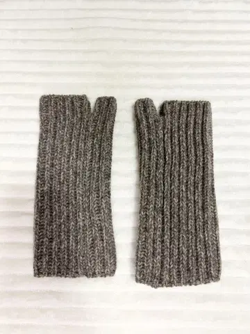 [택 포함 새상품] HYKE 하이크 니트 암워머 양모 캐시미어 브라운