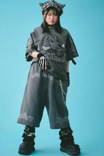 GALFY 어둠에 물든 블랙 셋업 T셔츠 하프 팬츠