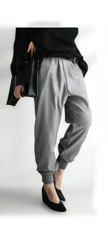 새상품 안티카 밑단 리브 테이퍼드 팬츠 편안함