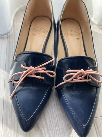 넘버투웬티원 펌프스