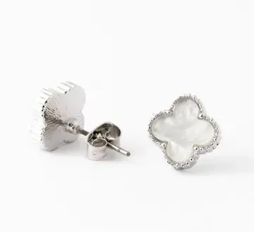 클로버형 귀걸이 한쪽 귀