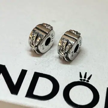 PANDORA Sparkling Ribbon clip charm