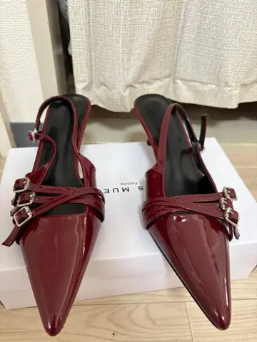 버건디 스틸레토 펌프스