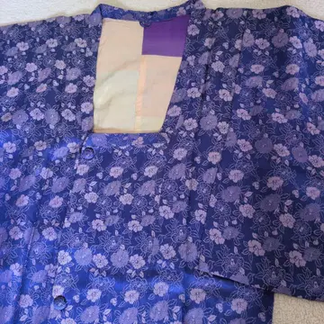 청자색 꽃무늬 비옷