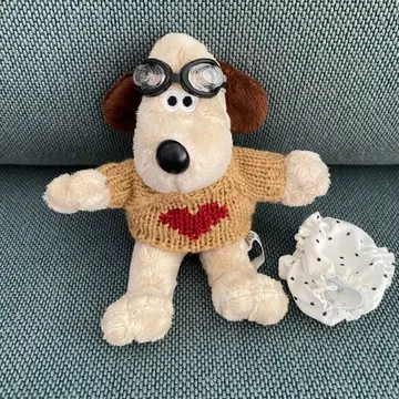 그루미트 봉제 인형 키링 브라운 하트 니트 & 도트 팬츠 & 고글 포함