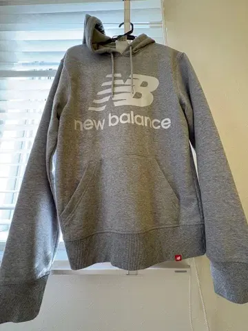 뉴발란스 그레이 후드 부착 후드티