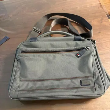 made laine femme 숄더백