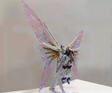 HG 마이티 스트라이크 프리덤용 빛의 날개+ 액션 베이스