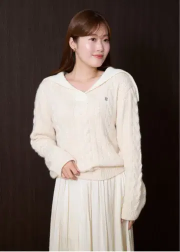 하립투 신상 세일러 카라 니트