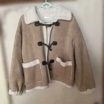 무스탕풍 베이지 자켓