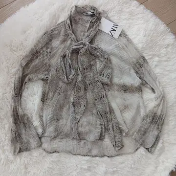 미사용 새상품 ZARA 뱀 무늬 악어 무늬 리본 포함 긴팔 셔츠 블라우스