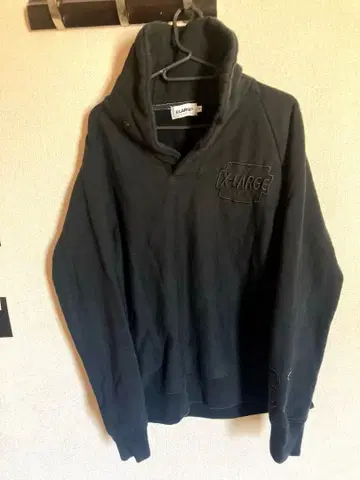 X-LARGE 블랙 풀오버 트레이닝복