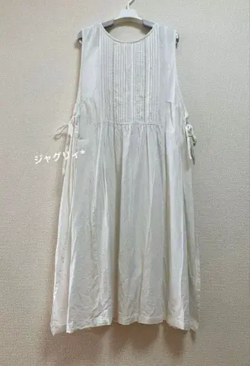 에이프런 원피스 사이드 트임 리본 화이트 레이어드