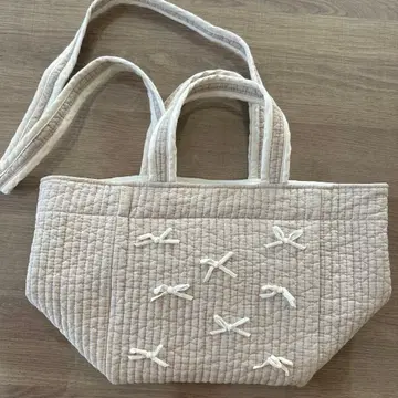 새상품급 누비 백 리본 베이지