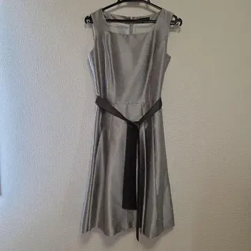 Reflect 실버 슬리브리스 드레스 사이즈 3