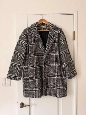 체크 무늬 울 코트