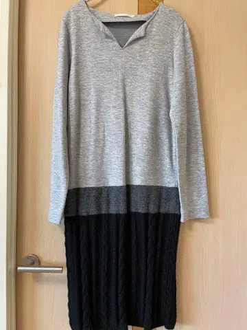 두클라쎄 절개 니트 원피스