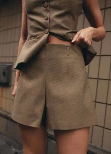 [택 포함 새상품] ZARA 브라운 체크 무늬 숏팬츠 M 사이즈