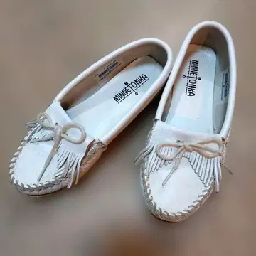 MINNETONKA 화이트 모카신 7