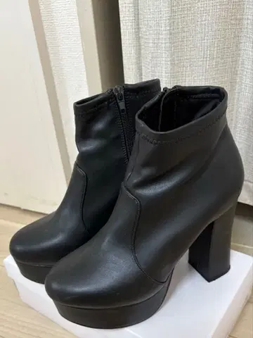 통굽 숏부츠 블랙 M 사이즈