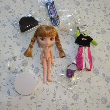 팝마트 브라이스 인형 의상 포함