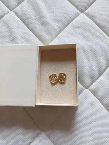 새상품급 Louise Damas 골드 귀걸이 후르츠